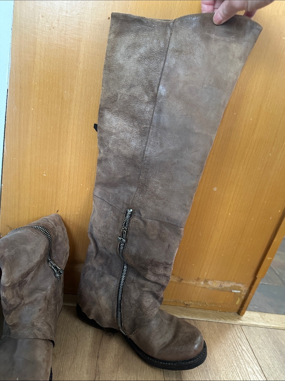 ASOS women’s tall boots brown with black buckles - Picture 3 of 6
